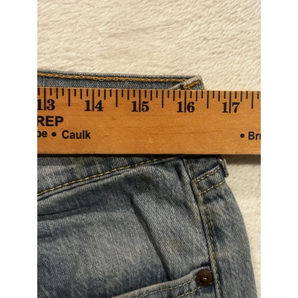 Levis see photo